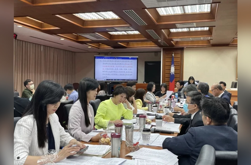 taiwanweekly2019@gmail.com