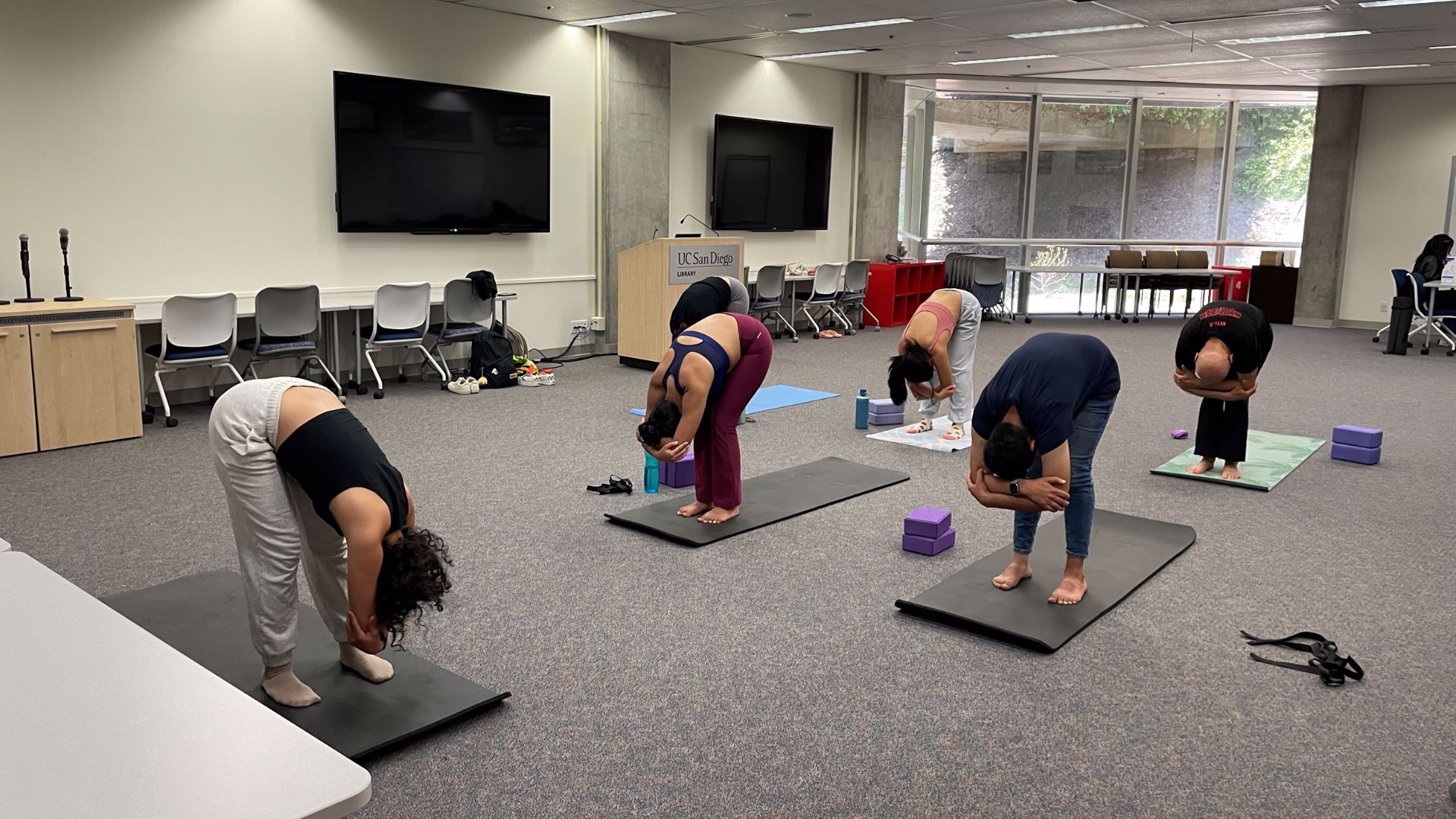 A photo of a yoga class.