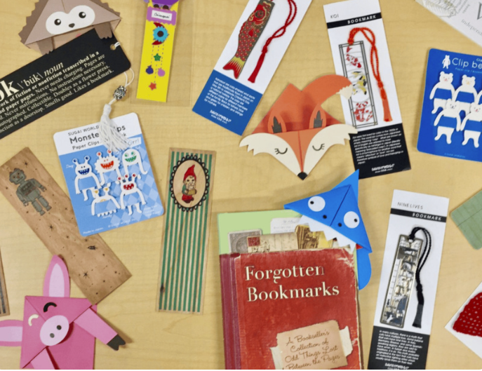 A graphic of a holiday lofi playlist.