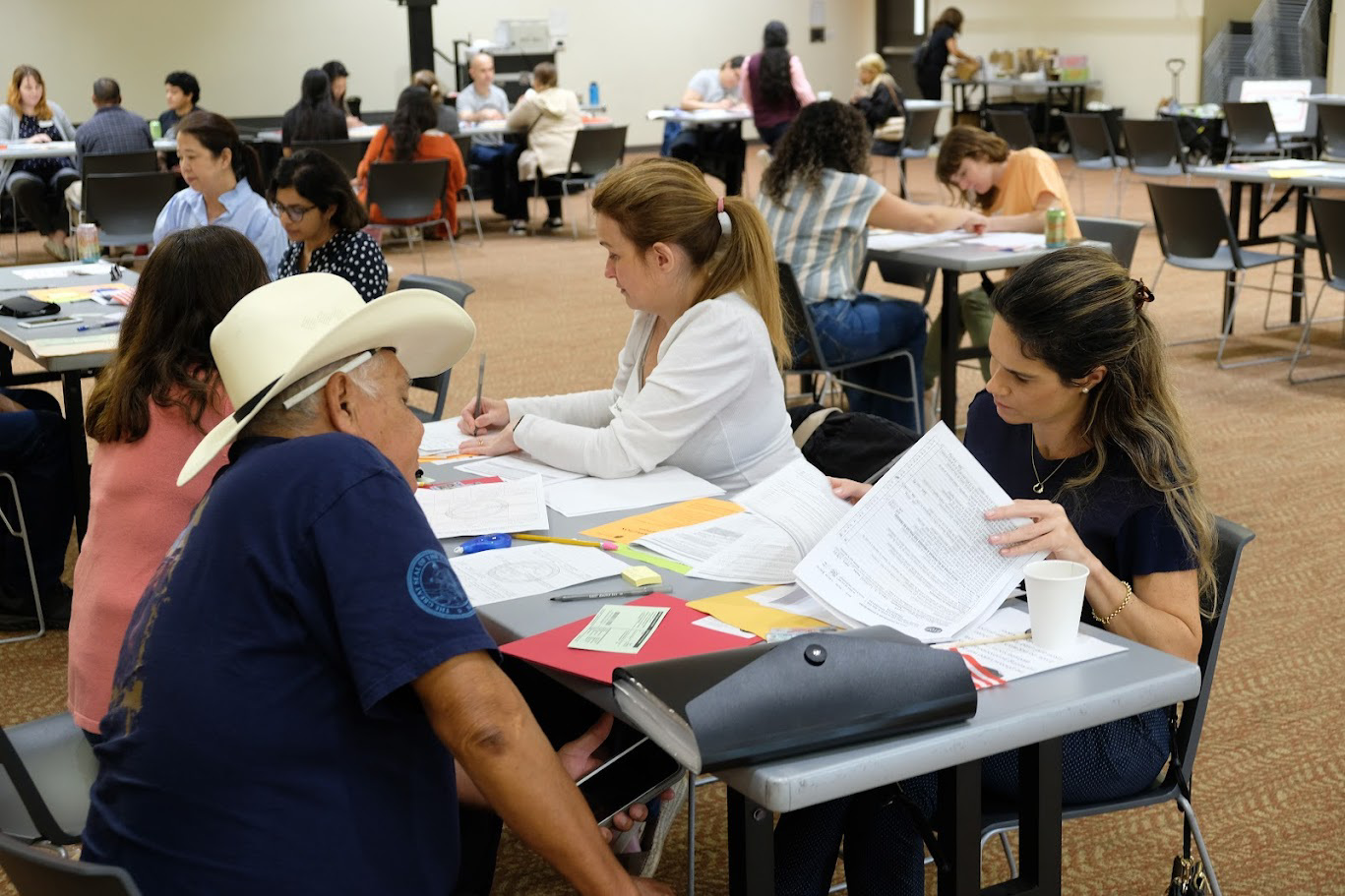Bilingual volunteers needed for our summer camp! Stipend provided! Must commit to 2 days a week for one session (June or July). To apply, email: volunteer@elbuen.org