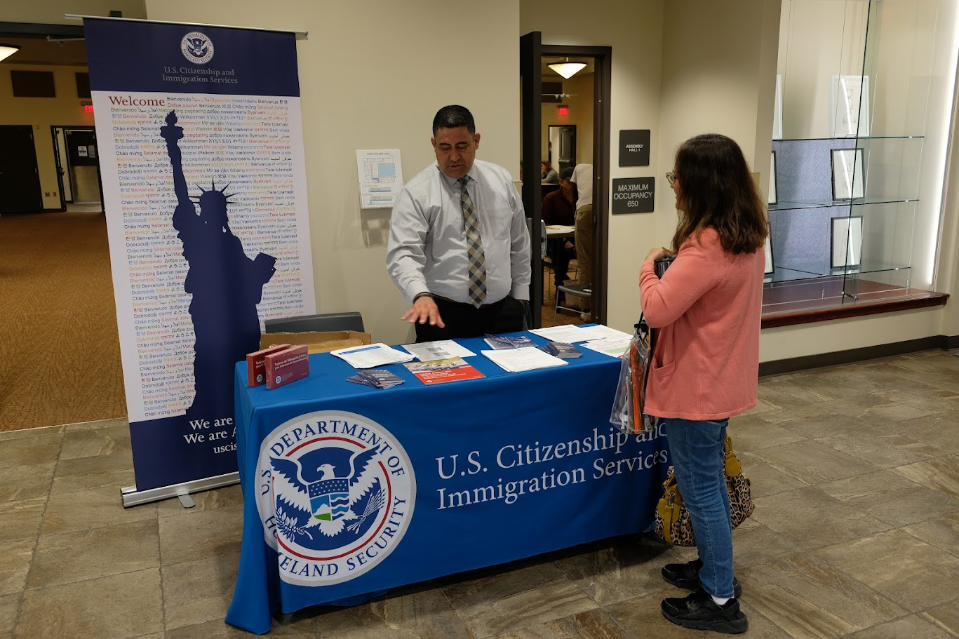 Bilingual volunteers needed for our summer camp! Stipend provided! Must commit to 2 days a week for one session (June or July). To apply, email: volunteer@elbuen.org