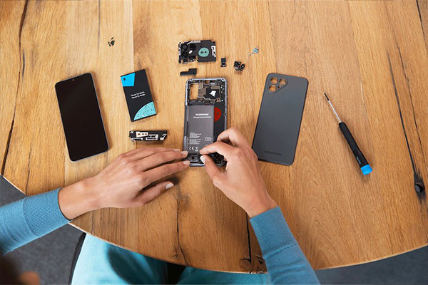 Fixing Fairphone