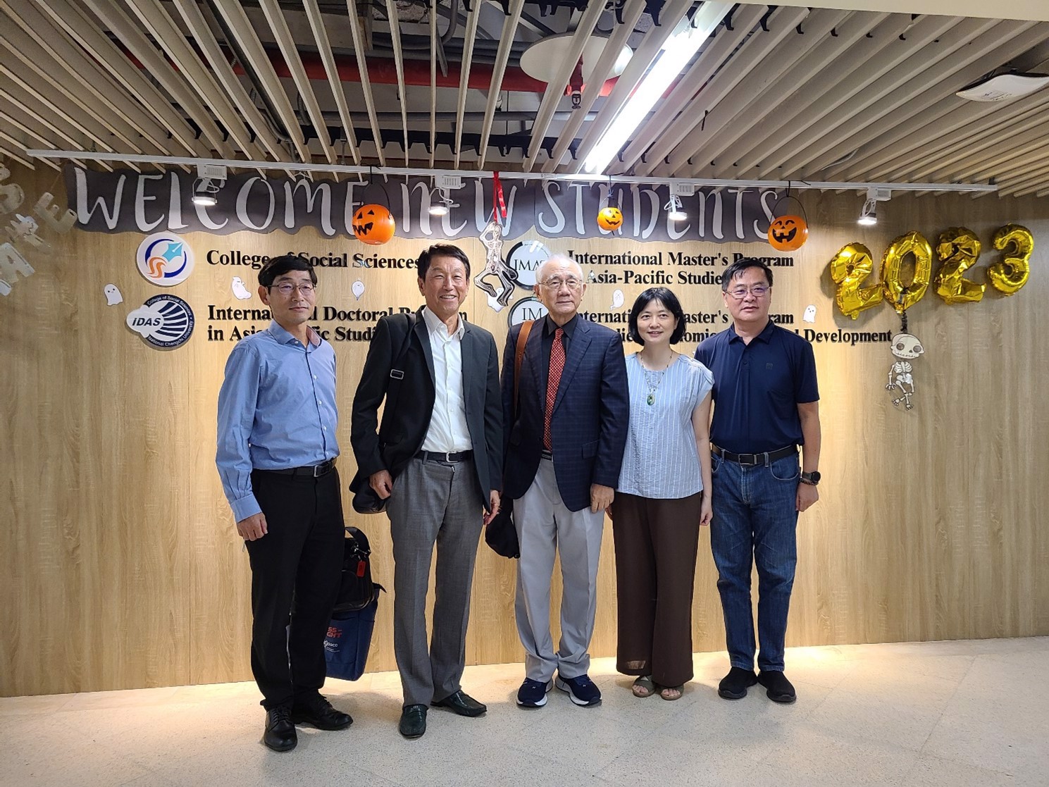 From left to right Adjunct Assistant Professor of IDAS, Dr. Li-Chung Yuan; Adjunct Professor of IDAS, Admiral Hsi-Min Lee; Ambassador Liang-Jen Chang; Director of IDAS, Dr. Chao-Chi Lin; Professor of Department of Land and Economics, Dr. Fang-Shii Ning.（Photo by IDAS）