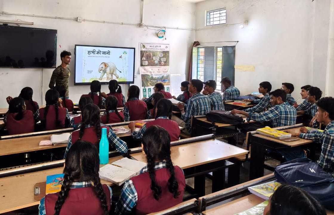 School awareness session on World Elephant Day in Bandhavgarh, led by&nbsp;Akshay Dalvi, Wildlife Biologist