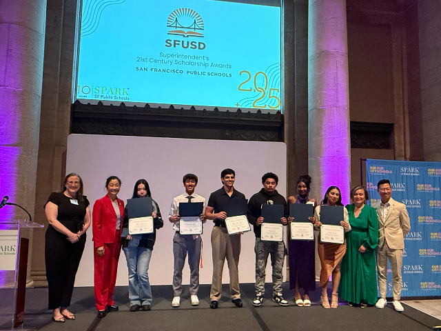 Superintendent's 21st Century Scholarship award winners