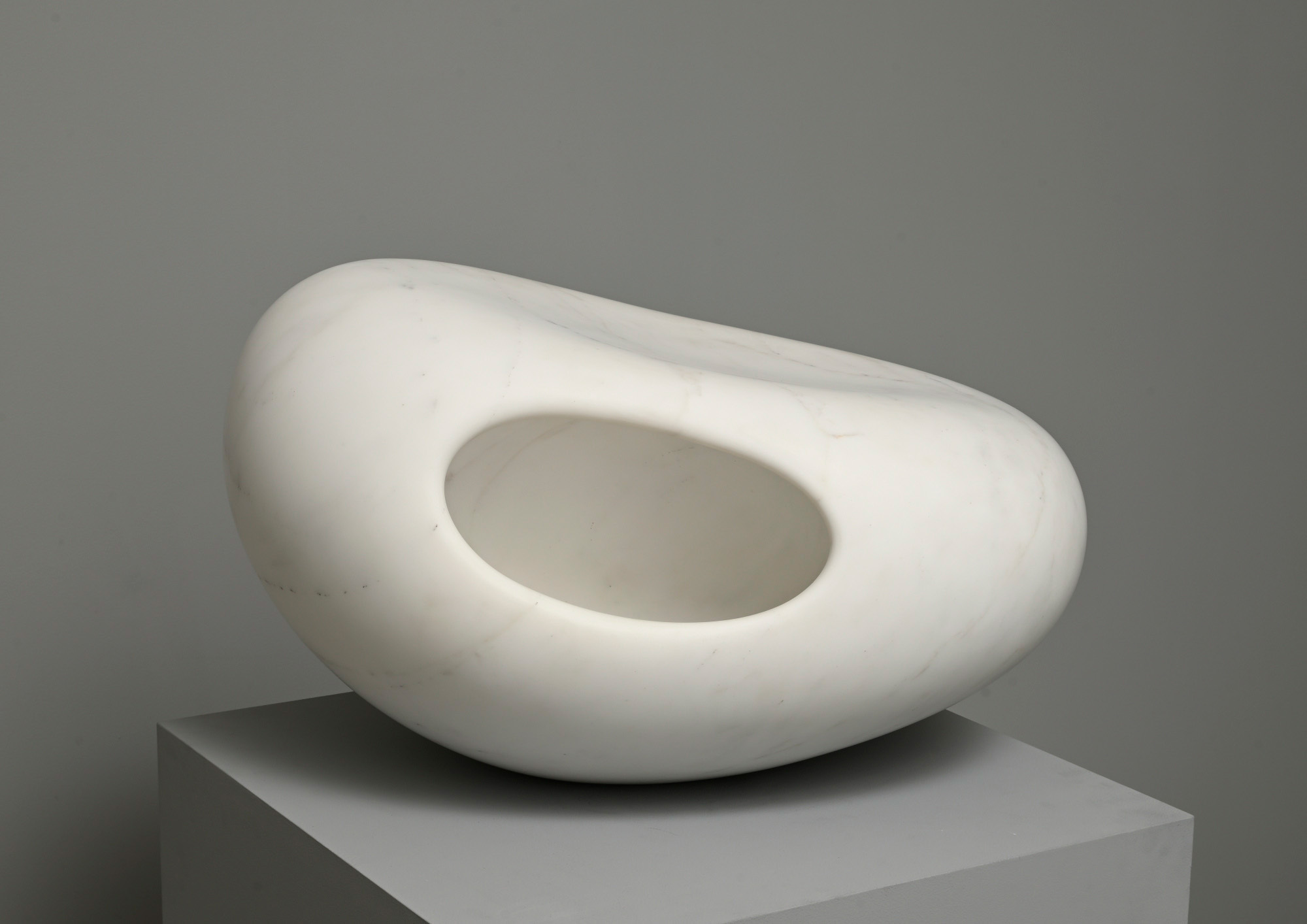 Kan YASUDA, ISHINKI, 2011, Statuario White Marble, 40x71x36cm