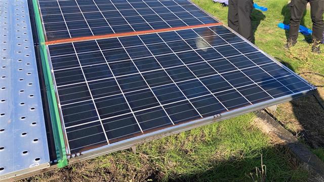 綺麗になった太陽光パネルの写真