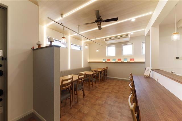 あおとあかの店舗デザインの画像